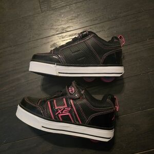 🖤🛼 Girls Heelys Roller Shoes – Size 13C (NWOT) 🖤🛼